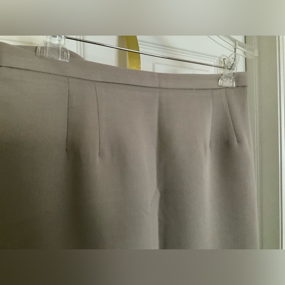 VINTAGE PENCIL SKIRT, w/ lining. By Michele NY. - Picture 3 of 12